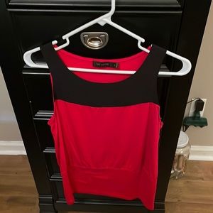 Limited sleeveless blouse